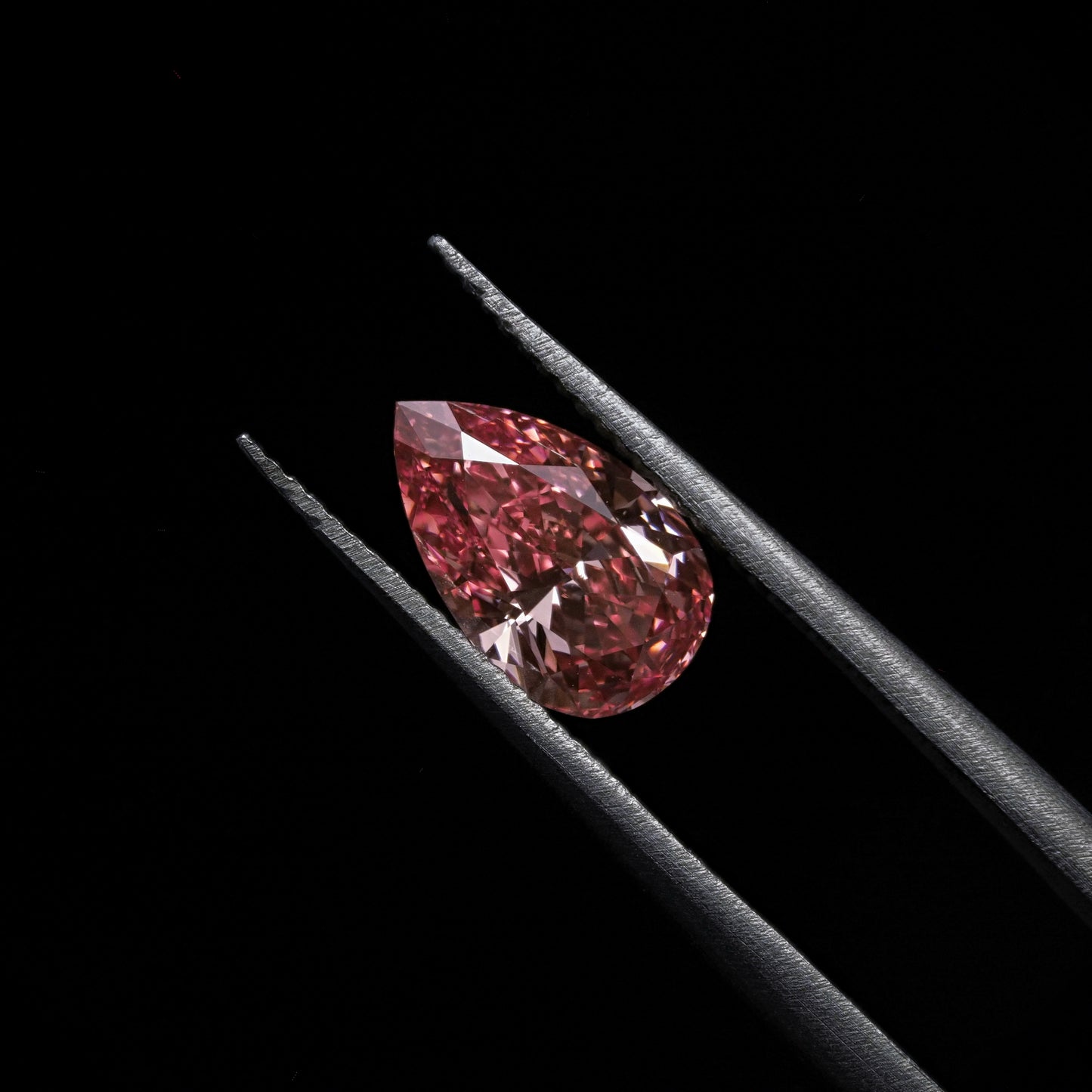 Vivid Pink Lab Diamond Pear