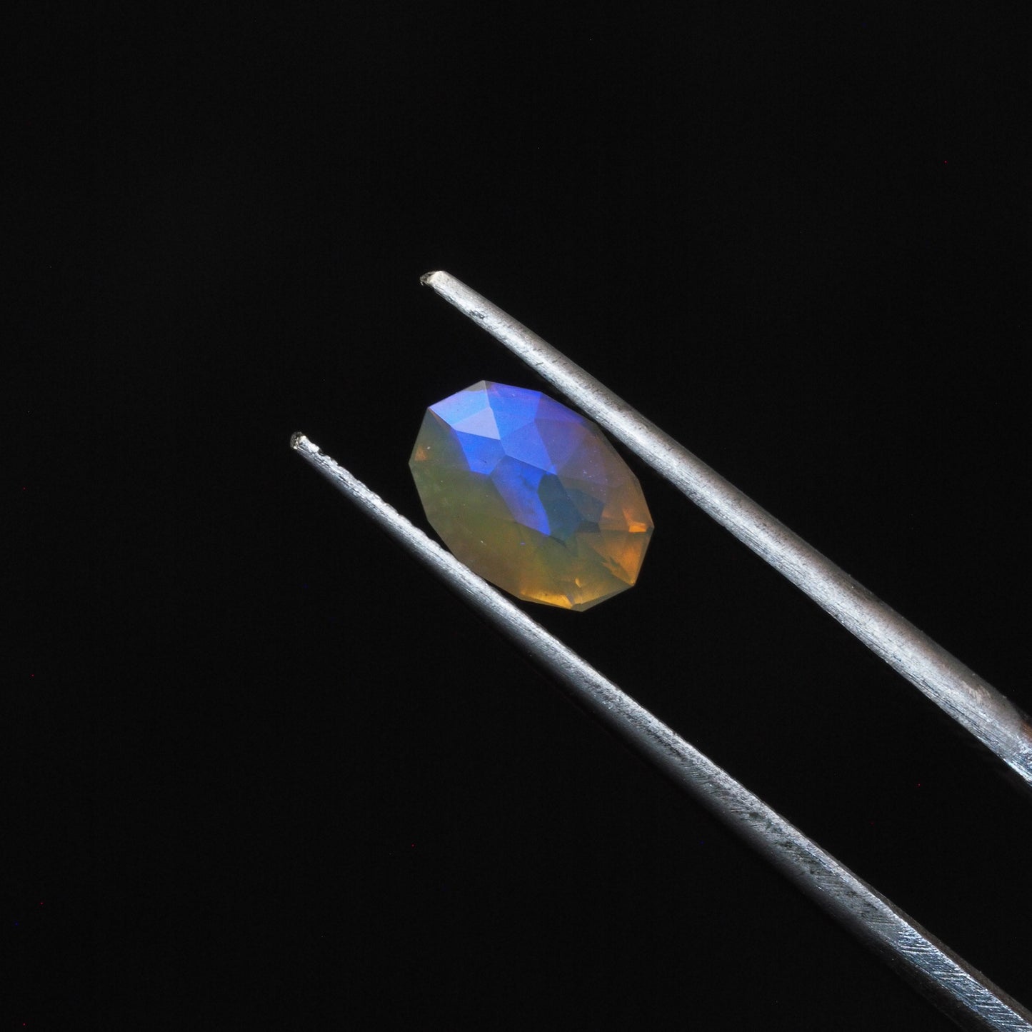Lightening Ridge Opal Oval LR02