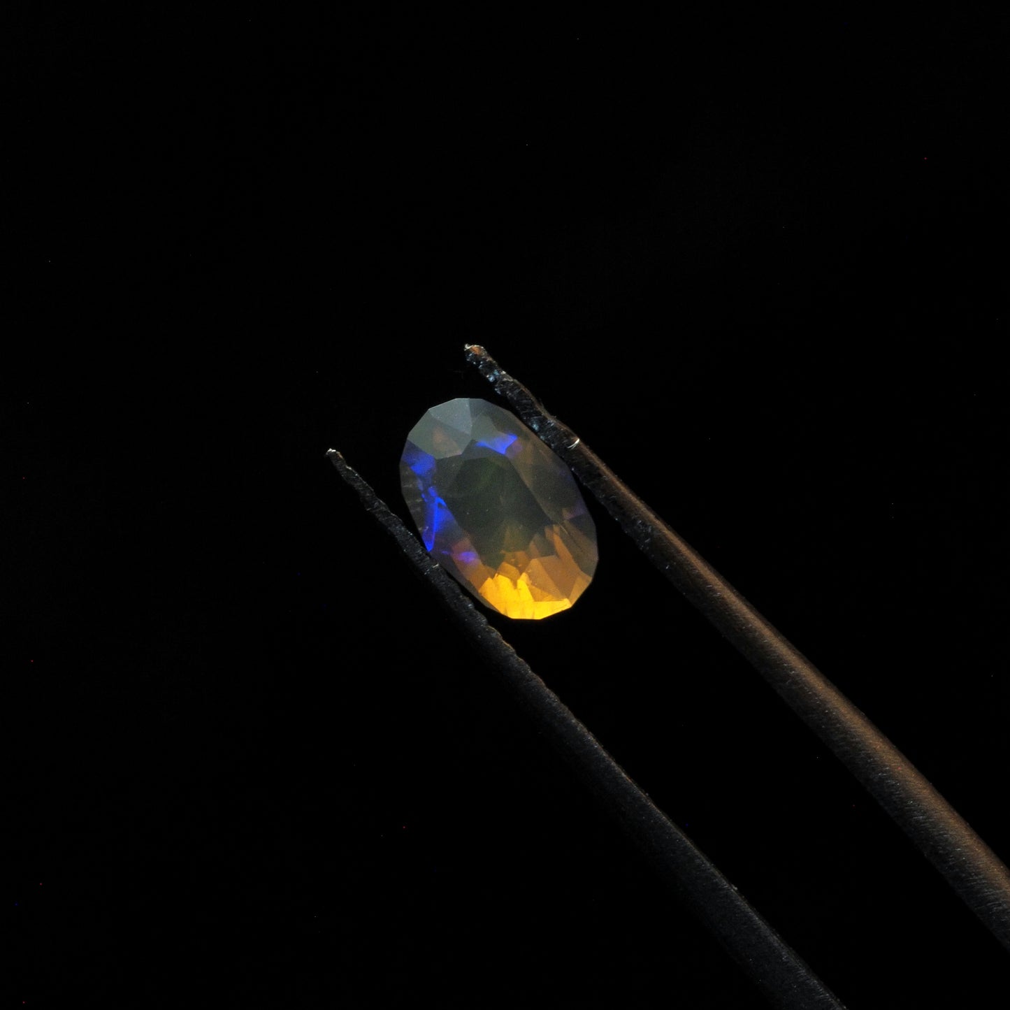 Lightening Ridge Opal Oval LR01