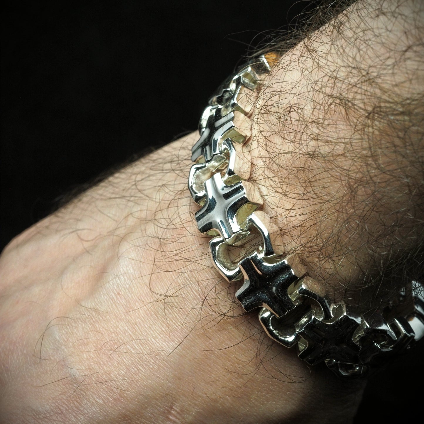 Cross Link Chain Bracelet