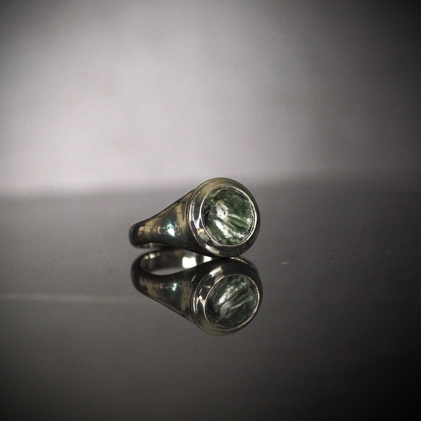 Seraphinite Cauldron Ring in Sterling Silver - Size 7
