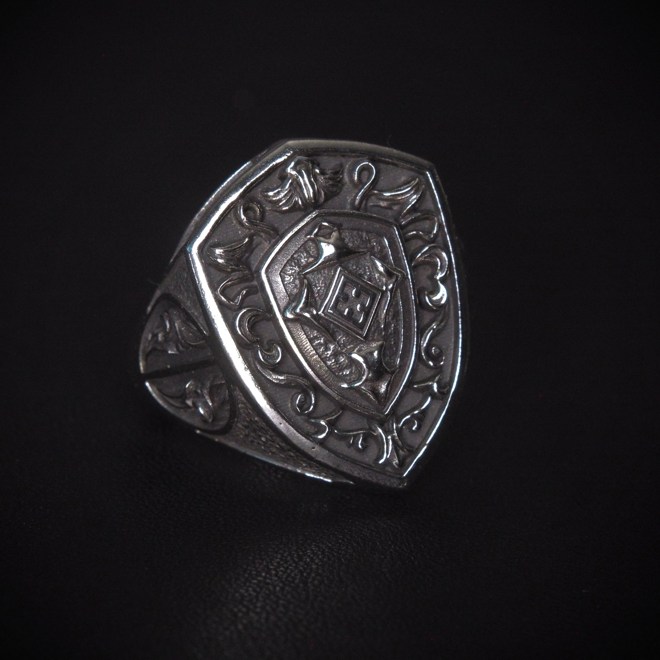 Ornate Shield Signet Ring – Monothic
